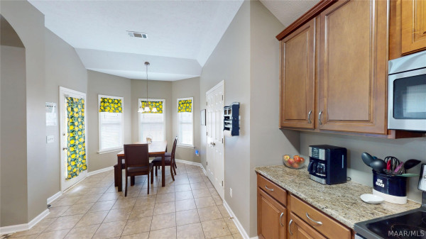 613 Stoneybrooke Way