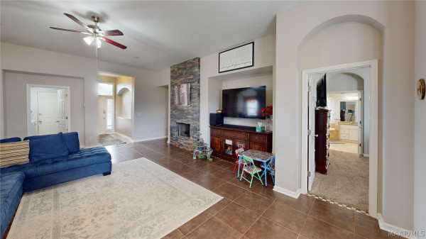 613 Stoneybrooke Way