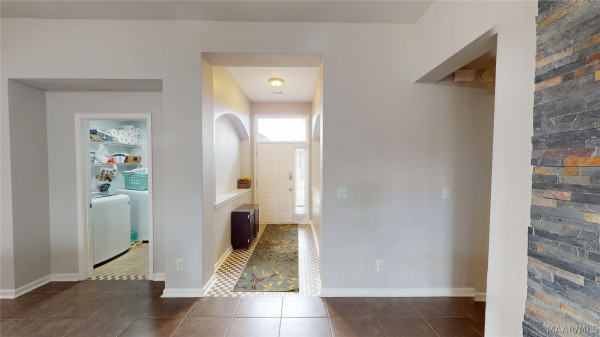 613 Stoneybrooke Way