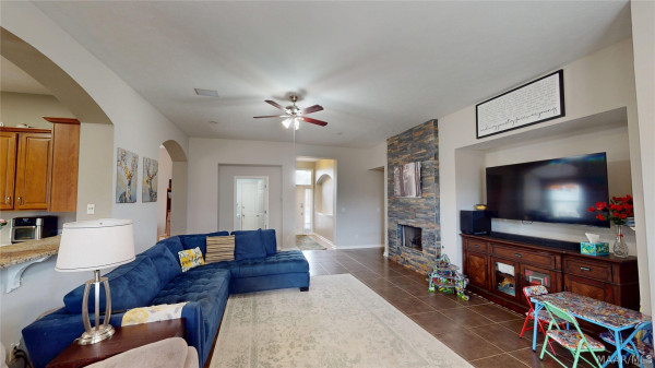 613 Stoneybrooke Way