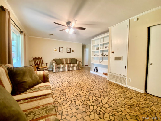 902 W Osceola Street