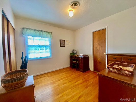 902 W Osceola Street