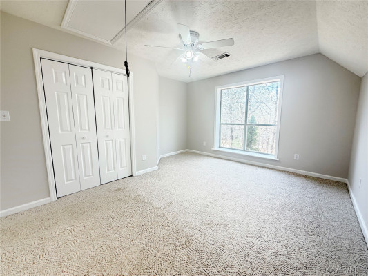 73 Reid Circle