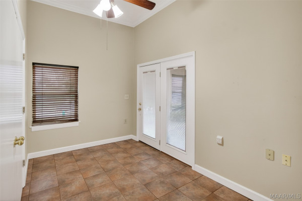 813 Lake Region Circle