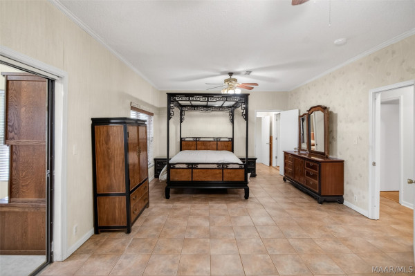 813 Lake Region Circle