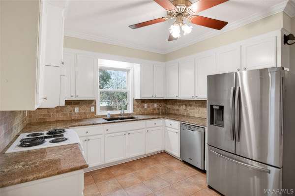 813 Lake Region Circle