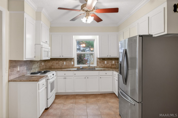 813 Lake Region Circle