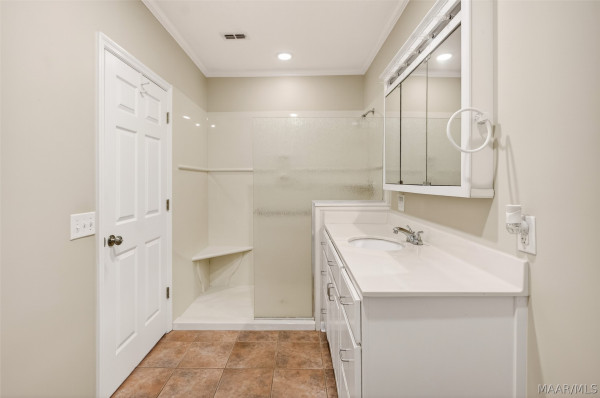 813 Lake Region Circle