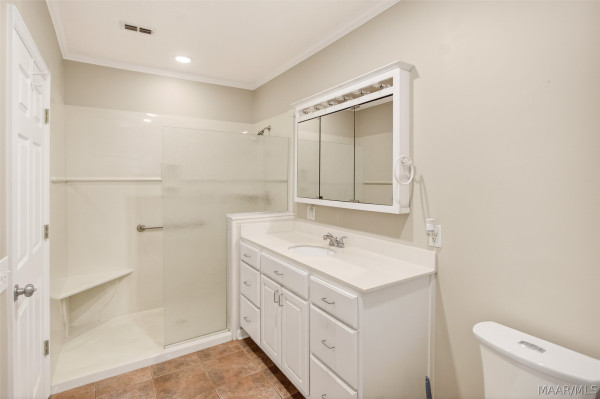 813 Lake Region Circle