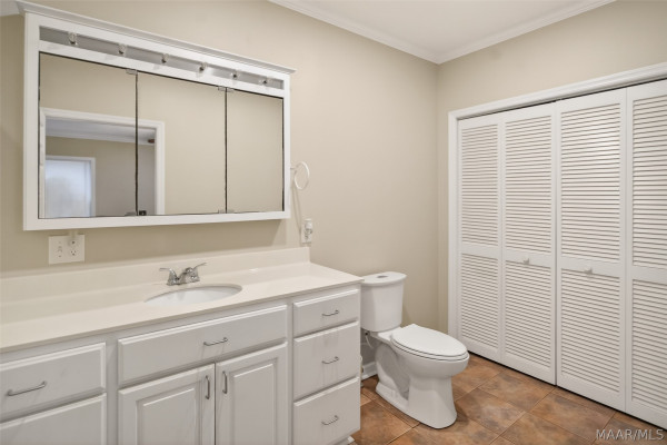 813 Lake Region Circle