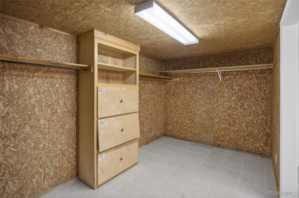 813 Lake Region Circle