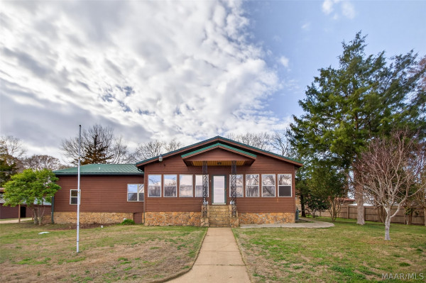 813 Lake Region Circle