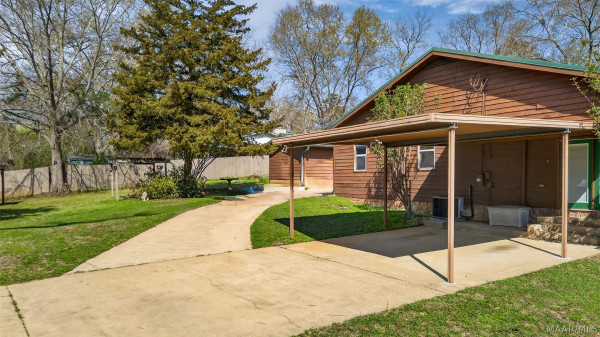 813 Lake Region Circle