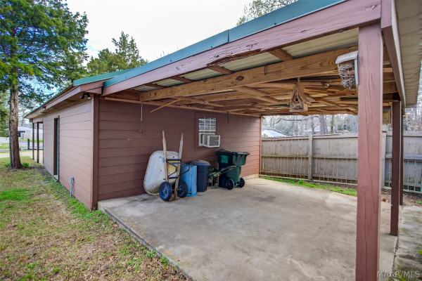813 Lake Region Circle