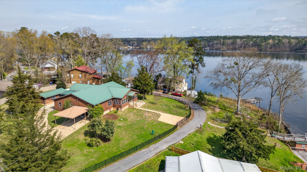 813 Lake Region Circle