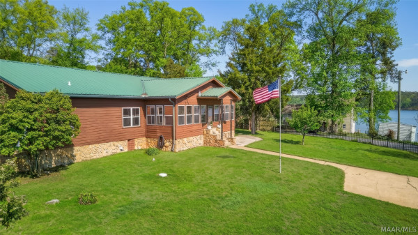813 Lake Region Circle