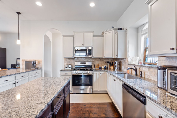 9192 CRESCENT LODGE Circle