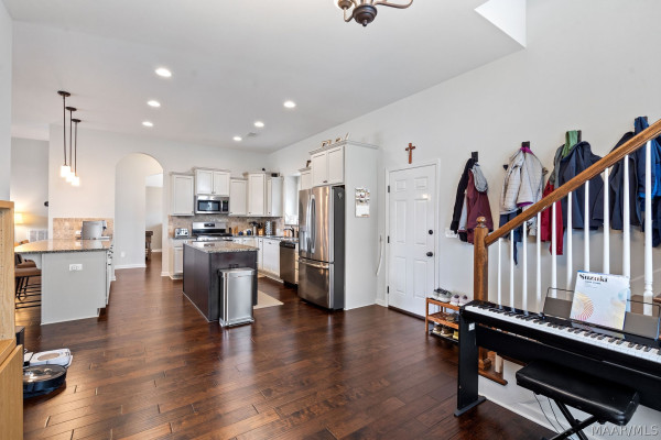 9192 CRESCENT LODGE Circle