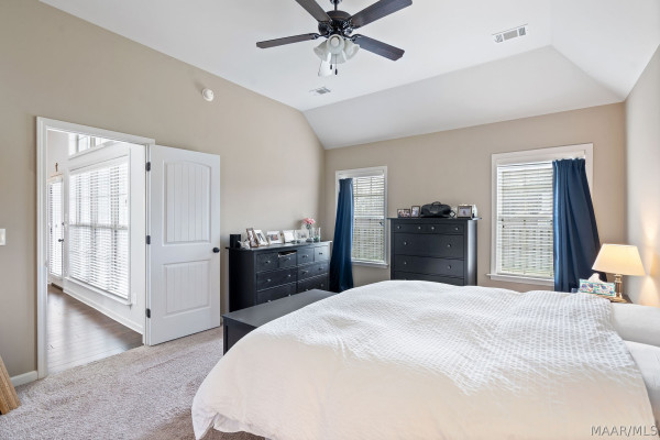 9192 CRESCENT LODGE Circle