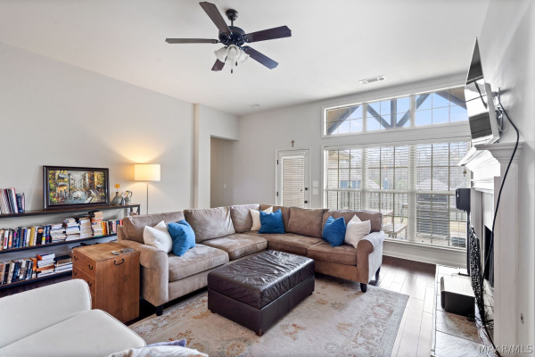 9192 CRESCENT LODGE Circle