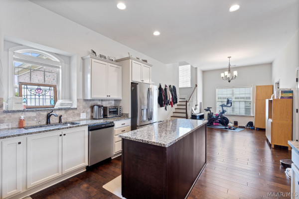 9192 CRESCENT LODGE Circle