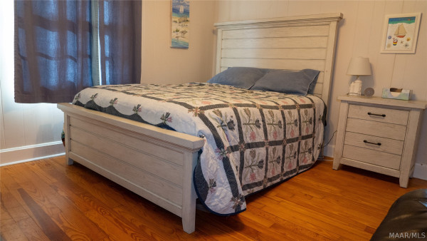 9438 mobile Highway S