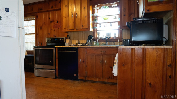 9438 mobile Highway S