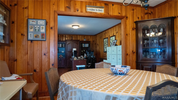 9438 mobile Highway S