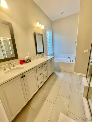 9338 Crescent Lodge Circle