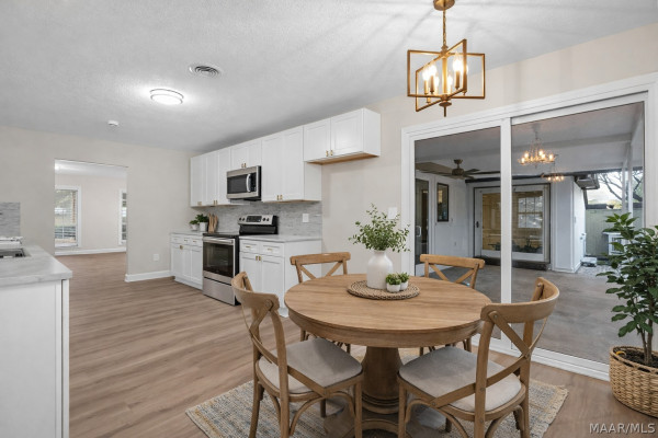 1948 COTTINGHAM Drive