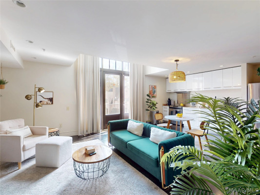 507 CLOVERDALE Road 203