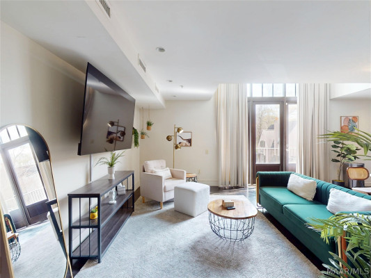 507 CLOVERDALE Road 203