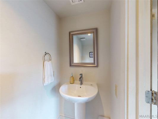 507 CLOVERDALE Road 203