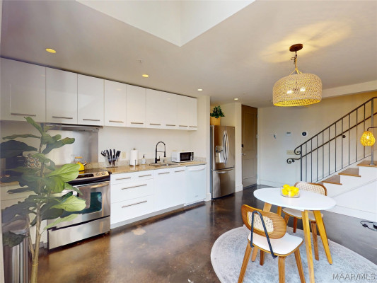 507 CLOVERDALE Road 203