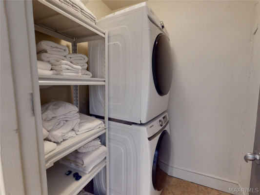 507 CLOVERDALE Road 203