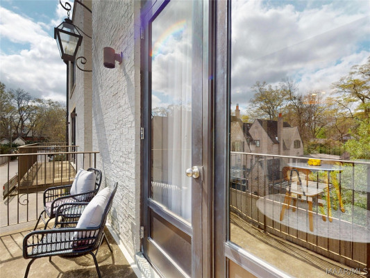 507 CLOVERDALE Road 203