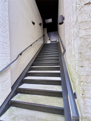 507 CLOVERDALE Road 203