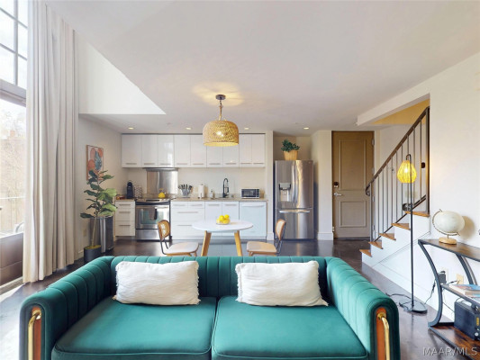 507 CLOVERDALE Road 203