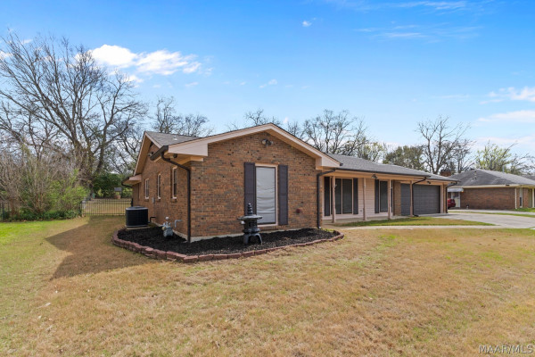 2037 Green Acres Drive