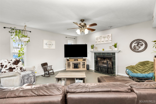 115 Willow Oak Drive