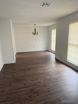 2105 BRIAR GATE Drive