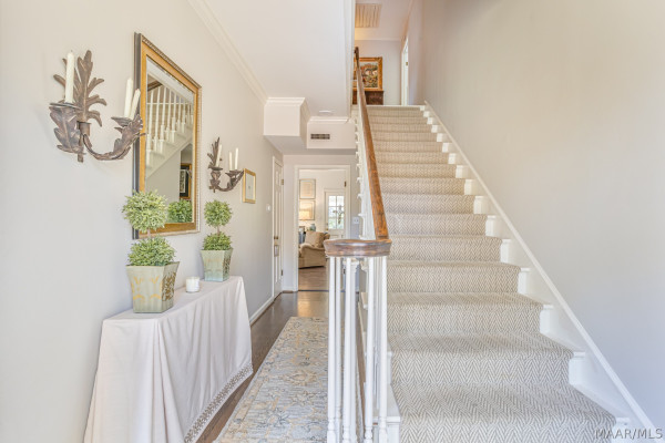 3216 Boxwood Drive