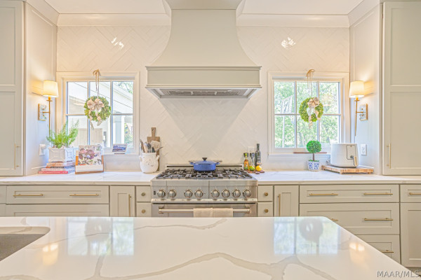 3216 Boxwood Drive