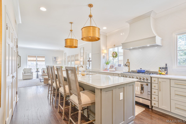 3216 Boxwood Drive