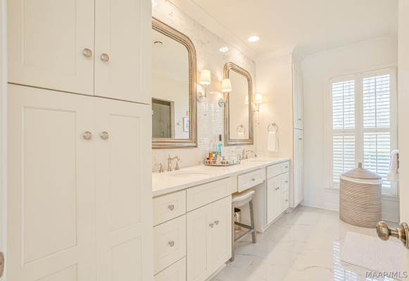 3216 Boxwood Drive