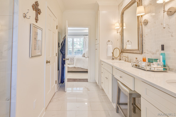 3216 Boxwood Drive