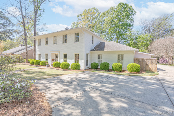 3216 Boxwood Drive
