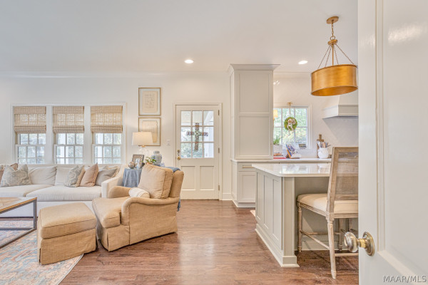 3216 Boxwood Drive