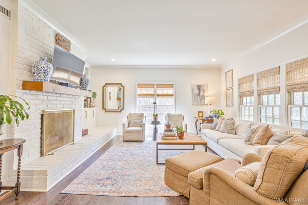 3216 Boxwood Drive