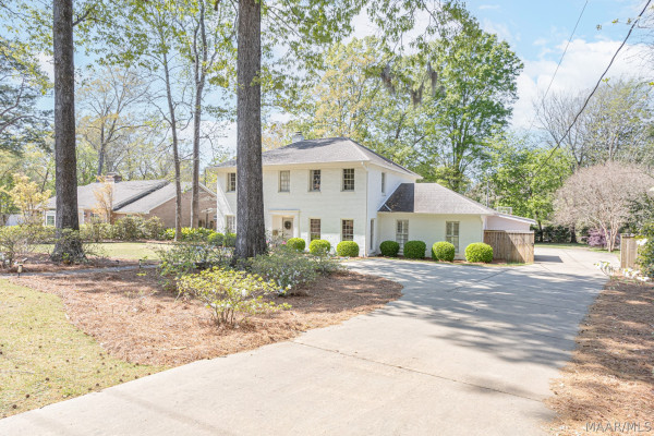 3216 Boxwood Drive